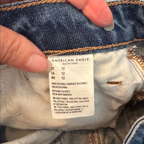 AMERICAN EAGLE High Rise Distressed Mom Shorts - Picture 5 of 7